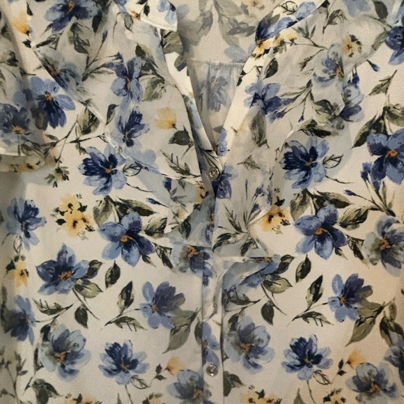 NWOT Perseption Concept Blue Floral Knit Top With Chiffon Ruffle on front - Picture 3 of 6